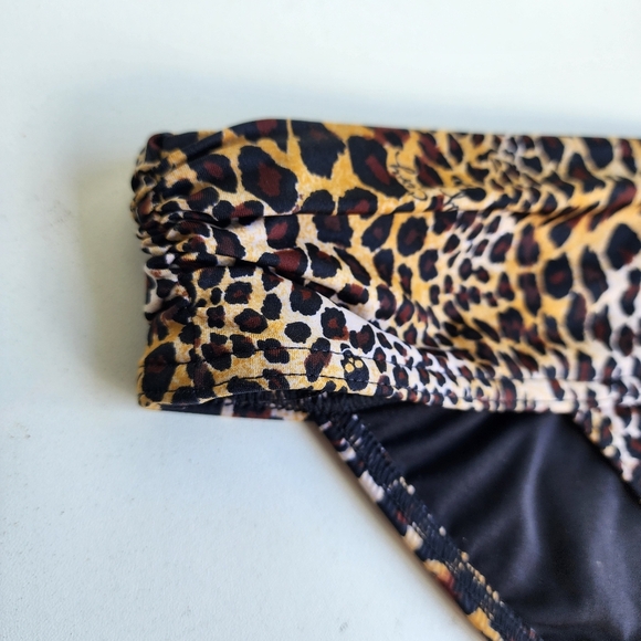 VICTORIA'S SECRET BIKINI BOTTOM ONLY SKULLS VERY SEXY ANIMAL PRINT Brown Sz S - Picture 2 of 9